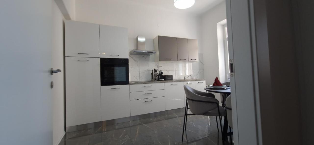 Mc Centar Apartman Apartment Пула Екстериор снимка